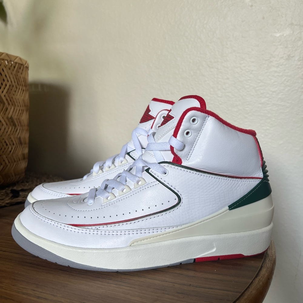 NEW - Nike Air Jordan 2 Retro